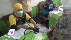 Kejar pelaksanaan pembelajaran tatap muka 100%, vaksinasi anak, lansia, hingga Vaksinasi Booster di Kabupaten Trenggalek berjalan beriringan. Hingga saat ini Capaian vaksinasi anak sudah 18%, sedangkan lansia 39%. Untuk bisa melaksanakan PTM 100%, vaksinasi lansia minimal harus 50%. Kejar pelaksanaan pembelajaran tatap muka 100%, vaksinasi anak, lansia, hingga Vaksinasi Booster di Kabupaten Trenggalek berjalan beriringan. Hingga saat ini Capaian vaksinasi anak sudah 18%, sedangkan lansia 39%. Untuk bisa melaksanakan PTM 100%, vaksinasi lansia minimal harus 50%.