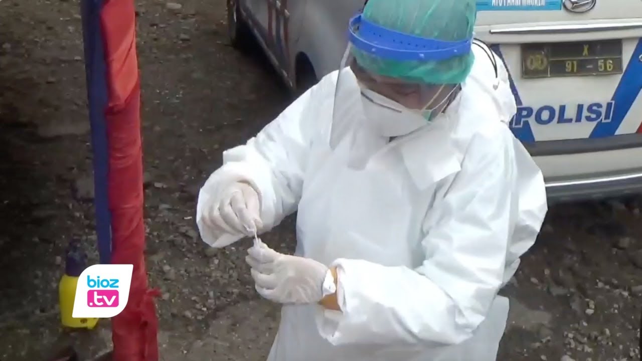 Sempat dikabarkan ada warga Kabupaten malang yang terpapar Omicron usai perjalanan dari Trenggalek, Bupati Mochamad Nur Arifin klaim jika hingga sat ini tidak ada warga Trenggalek yang terpapar Covid-19 varian Omicron. Bupati juga meminta agar warga Trenggalek tidak panik atas kabar yang beredar.