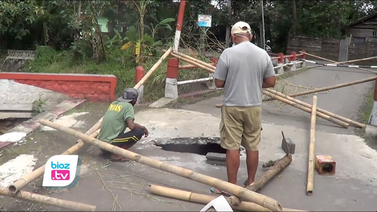ebol pasca digerus banjir pada beberapa hari terakhir, Jembatan jalur alternatif yang ada di Kelurahan Tamanan, Kecamatan Trenggalek, kabupaten Trenggalek sempat jebak mobil yang melintas. Akibat kejadian ini, satu unit mobil harus diangkat ramai ramai gara gara roda masuk pada lubang yang cukup dalam.