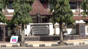 Evaluasi kinerja Tahun 2021, DPRD Trenggalek klaim semua target bisa terpoenuhi. Selanjutnya, untuk memaksimalkan kinerja pada awal Tahun 2022 ini. DPRD akan segera rombak alat kelengkapan DPRD (AKD). Rencananya panetaan ulang AKD ini akan diparipunakan pada minggu pertama bulan Januari ini. Evaluasi kinerja Tahun 2021, DPRD Trenggalek klaim semua target bisa terpoenuhi. Selanjutnya, untuk memaksimalkan kinerja pada awal Tahun 2022 ini. DPRD akan segera rombak alat kelengkapan DPRD (AKD). Rencananya panetaan ulang AKD ini akan diparipunakan pada minggu pertama bulan Januari ini.