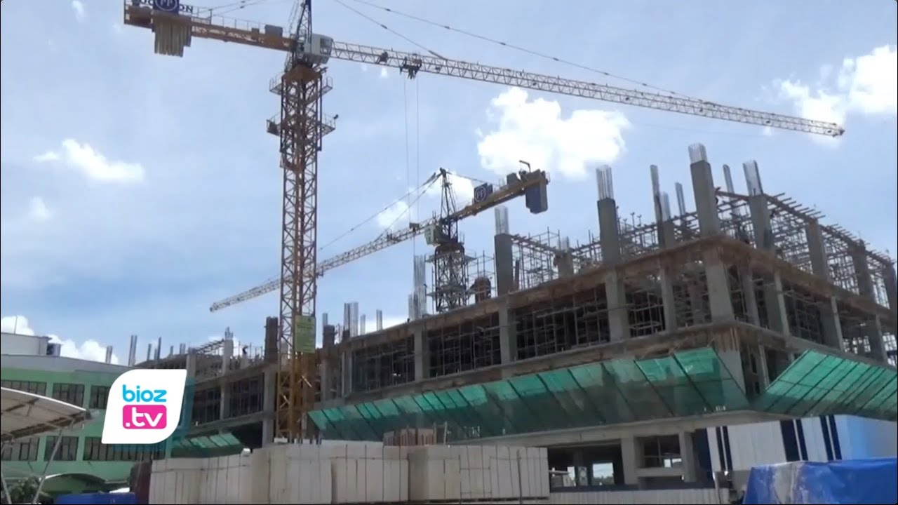 Dikerjakan selama kurang lebih 1,5 bulan, pembangunan 2 gedung baru RSUD dr.Soedomo Trenggalek dtargetkan rampung pada akhir Februari 2022. Meski sesuai kontrak waktu pengerjaan sampai bulan April, namun bupati meminta agar pembangunan gedung 4 lantai tersebut bisa dkerjakan lebih cepat.