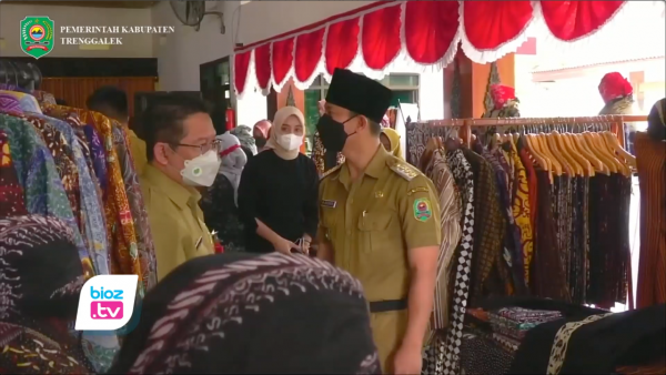 Genjot Pertumbuhan Ekonomi Lokal, Mas Ipin Lounching Pakaian Dinas Produk UMKM