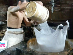 Kedelai & Minyak Goreng Mahal, Penjualan Anjlok, Produsen Tahu di Trenggalek Kelabakan