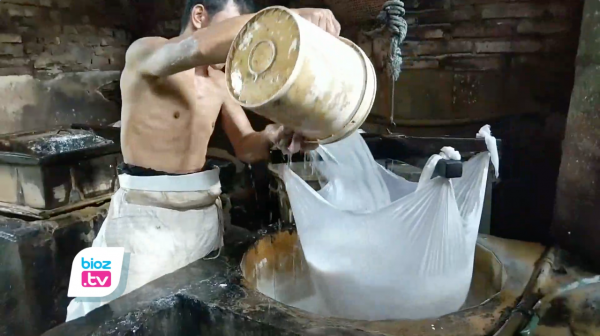 Kedelai & Minyak Goreng Mahal, Penjualan Anjlok, Produsen Tahu di Trenggalek Kelabakan