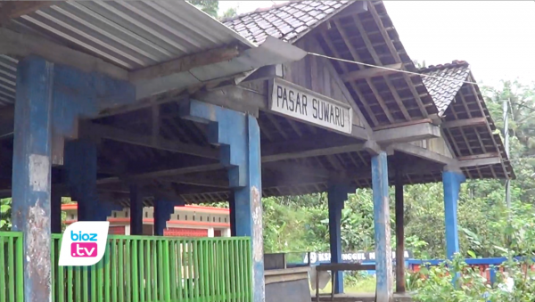 Bangunan Sekolah Rusak & Ambruk, Siswa SD-SMP Satap DI Trenggalek Akan Belajar di Eks-Pasar DesaBangunan Sekolah Rusak & Ambruk, Siswa SD-SMP Satap DI Trenggalek Akan Belajar di Eks-Pasar Desa