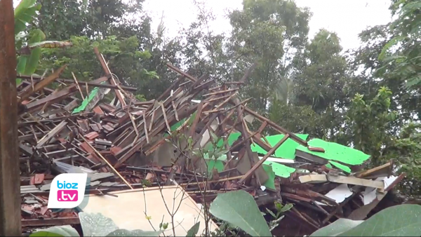 Kesaksian Warga, Bangunan Sekolah di Trenggalek Ambruk Rata Dengan Tanah