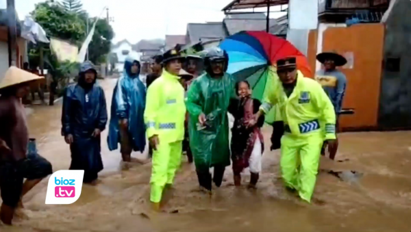 Banjir Susulan Kembali Terjang tasikmadu Trenggalek, Warga Hingga Kendaraan Dievakuasi