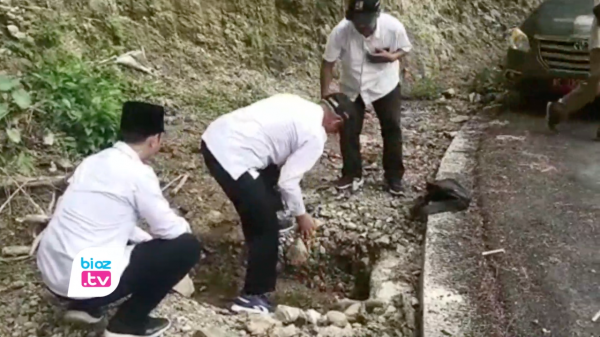 Dana Pinjaman Untuk Bangun Jalan di Pelosok Siki Dongko, Bupati Trenggalek Ajak Warga Ikut Merawat