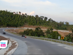 Dibalik Keindahan View JLS di Trenggalek, Khofifah Optimis Bisa Jadi Mesin Pertumbuhan Ekonomi Dibalik Keindahan View JLS di Trenggalek, Khofifah Optimis Bisa Jadi Mesin Pertumbuhan Ekonomi