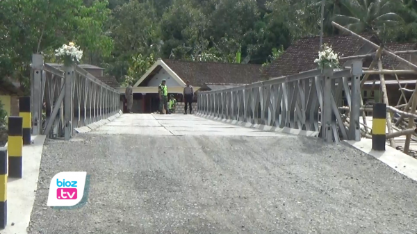 Digelontor Hampir 5 M, Jembatan Hanyut Dampak Bencana di Trenggalek diganti Jembatan Belly