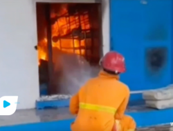 Gudang Cold Storage di Watulimo Trenggalek Terbakar, Kerugian Hingga Puluhan Juta Rupiah