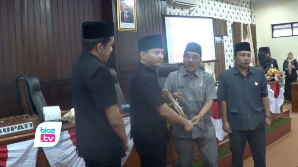 Terima rekomendasi Laporan keterangan pertanggungjawaban (LKPJ) Tahun 202, Bupati Trenggalek, Mochamad Nur Arifin sebut sorotan wakil rakyat cukup sportif dan inline. Pasalnya, dari sejulah target visi pembangunan masih ada yang belum sesuai tareget. Namun Mas Ipin optimias target itu akan segera dituntaskan.