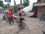 Proses Evakuasi pohon Tumbang