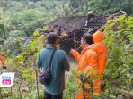 Cuaca Ekstrem di Trenggalek, Pohon Tumbang Hantui Warga, Kendaraan Wisatawan Jadi Korban