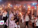 Ratusan Santri Ikuti Pawai Obor Malam Perayaan Lebaran Ketupat di Trenggalek