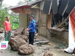 Batu Besar Longsor Timpa Warung Bakso di Jln. Kampak-Dongko, Trenggalek, Pemilik Nyaris Jadi Korban