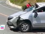Ngeri! Minibus Ringsek Usai Terguling Masuk Parit di JLS Trenggalek, Sopir Diduga Mengantuk