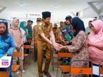 Wabup Trenggalek, Syah Nataegara Serahkan Ganti Rugi Lahan Terhadap 12 Warga
