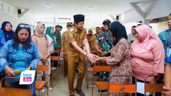 Wabup Trenggalek, Syah Nataegara Serahkan Ganti Rugi Lahan Terhadap 12 Warga