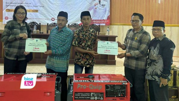 Penyerahan Bantuan Hasil Jaring Aspirasi Anggota DPRD Provinsi Jawa Timur