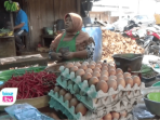 Selain harga cabai rawit yang naik hingga Rp 110.000 per kilogram, harga telur ayam juga sempat menyentuh Rp 29.000 per kilogram