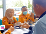 Tes urine bagi sopir bus di Terminal Trenggalek temukan pengemudi yang positif konsumsi obat.