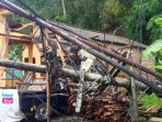 Tiang Listrik PLN & Pohon Tumbang Rusak Mobil dan Rumah Warga Ngantru Trenggale