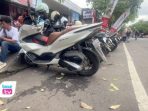 Pemilik kendaraan bermotor berpelat nomor Trenggalek kini diimbau untuk tidak lagi membayar parkir saat memarkir di bahu jalan.