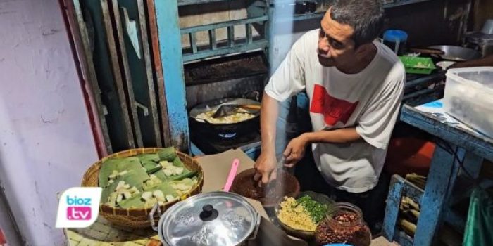 Tahu Lontong Ngantru menawarkan fleksibilitas menu kepada pelanggan