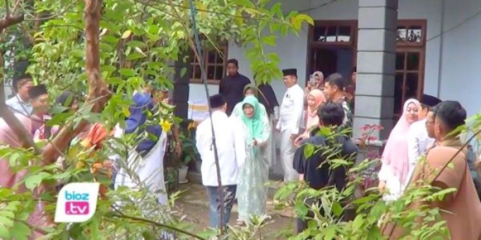 Masyarakat mulai mengenal tradisi ini sejak abad ke-15, seiring dakwah Sunan Kalijaga yang memadukan ajaran Islam dengan budaya lokal Jawa