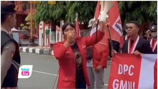 Bendahara Umum DPC GMNI Trenggalek, Mamik Wahyuning Tyas.