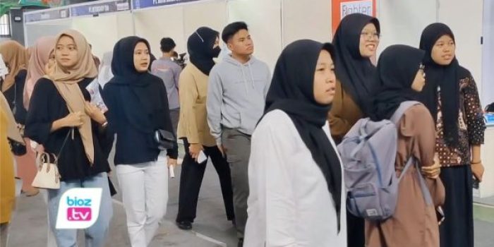 Struktur tenaga kerja di Kabupaten Trenggalek mulai bergeser.