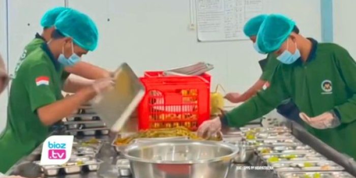 BGN men-suspend belasan dapur MBG di Trenggalek. Tiga dapur di antaranya tercatat dua kali memicu masalah sanitasi