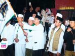 Didominasi Lansia, 451 Jemaah Haji Trenggalek Resmi Berangkat ke Tanah Suci Suasana haru mewarnai pemberangkatan 451 jemaah haji asal Trenggalek ke Tanah Suci