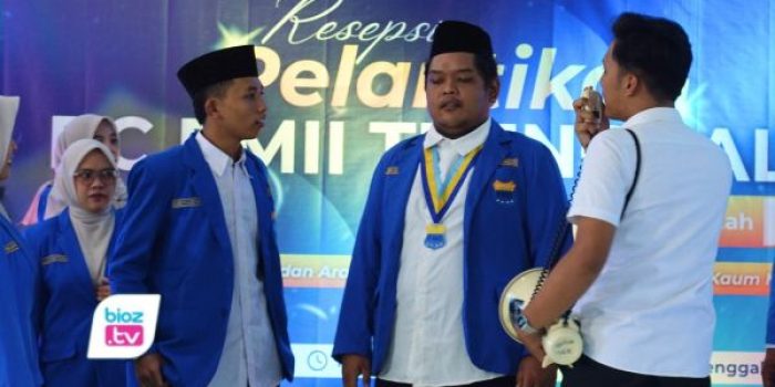 Baru saja dilantik, Ketua baru PC PMII Trenggalek Beni Kusuma Wardani langsung kritisi dua proyek nasioanal.