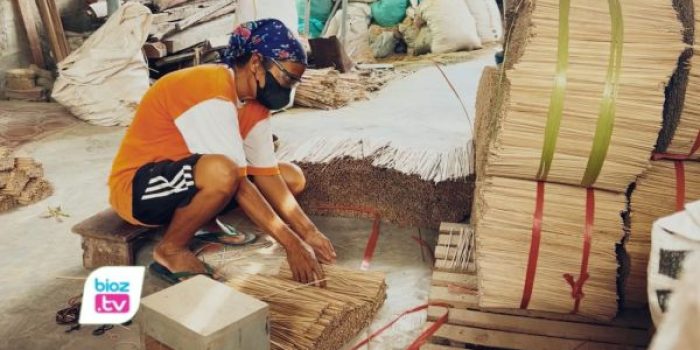 Lonjakan Jelang Idul Adha 2026, Pengrajin Tusuk Sate di Trenggalek Produksi 7 Kuintal per Hari Permintaan tusuk sate di Trenggalek melonjak tajam menjelang Iduladha