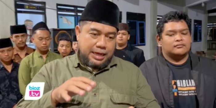 Santri Ponpes Al-Falah Trenggalek menggelar nobar film investigasi Pesta Babi