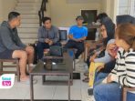 Admin Askab PSSI Trenggalek mendatangi markas Shrimp Army Watulimo untuk meminta maaf secara langsung