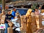 Bulog Klaim Stok Minyakita di Trenggalek Aman, Siap Guyur Tambahan Jika Ada Kelangkaan Perum Bulog Cabang Tulungagung memastikan stok MinyaKita masih aman