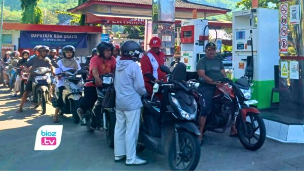 Kenaikan harga Pertamax hingga Rp16.250 per liter mengubah pola konsumsi BBM masyarakat Trenggalek