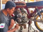 Meski Gak Pakai Dolar, Biaya Servis Motor di Trenggalek Naik Sejak Oli dan Sparepart Melonjak Owner Bengkel Rizki Jaya Motor di Desa Pakis, Kecamatan Durenan, Kabupaten Trenggalek, Ichsan Rizky