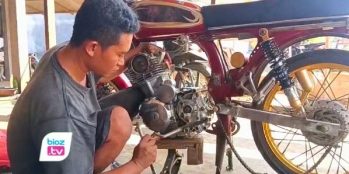 Owner Bengkel Rizki Jaya Motor di Desa Pakis, Kecamatan Durenan, Kabupaten Trenggalek, Ichsan Rizky
