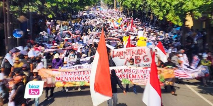 Lebih dari 3.000 warga Trenggalek menggelar aksi damai untuk mendesak keberlanjutan Program MBG