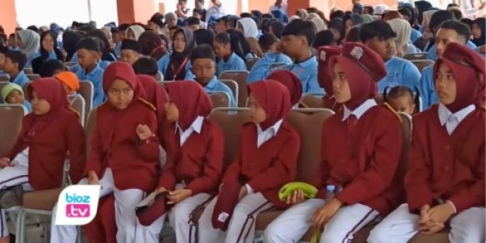 Sekolah Rakyat Terintegrasi (SRT) 1 Trenggalek resmi boyongan ke kampus permanen meski proyek fisik belum tuntas.