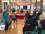 Universitas Ciputra Dampingi 6 UMKM Batik Ngentrong, Bidik Pasar Nasional Lewat Desain Kekinian Enam UMKM Batik Ngentrong Trenggalek mendapat pendampingan dari Universitas Ciputra Surabaya.