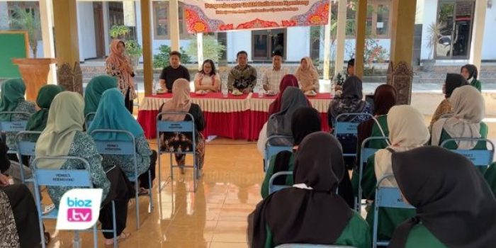 Enam UMKM Batik Ngentrong Trenggalek mendapat pendampingan dari Universitas Ciputra Surabaya.