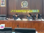 Pemkab Trenggalek mengkaji skema PPPK paruh waktu demi memangkas belanja pegawai Rp257 miliar.