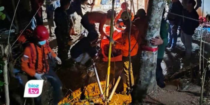Dua penggali sumur di Desa Besuki, Panggul, Trenggalek tewas tertimbun longsor saat bekerja di kedalaman 20 meter