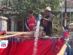 Kekeringan Meluas, BPBD Trenggalek Kejar Tambahan Bantuan Tandon Air untuk 51 Desa Kekeringan melanda 51 desa di 12 kecamatan Trenggalek. BPBD menyalurkan 2,47 juta liter air dan menambah sarana penampungan.