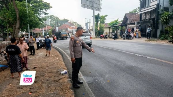 Kecelakaan maut melibatkan dua sepeda motor terjadi di tikungan Jalan Raya Trenggalek-Tulungagung, Durenan